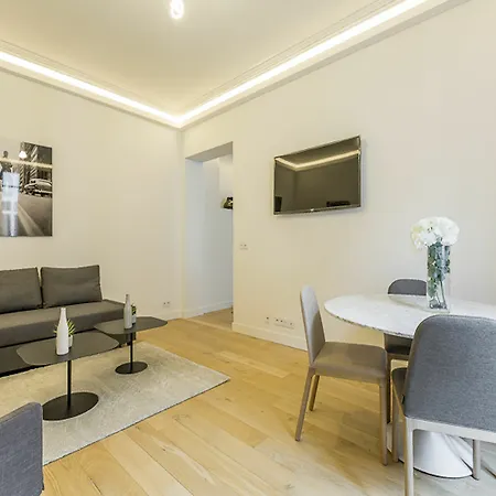 Appartement We - Champs Elysees 75008 Parijs
